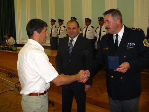 slika s podelitve priznanj na slovesnosti ob dnevu policije, 2009