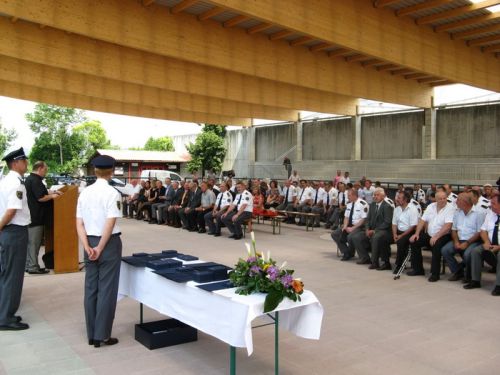 slika udeležencev na slovesnosti ob dnevu policije, Solkan, 2012