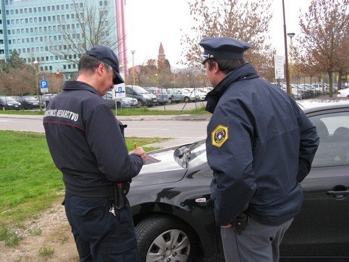 nepravilno parkiranje pri bolnisnici