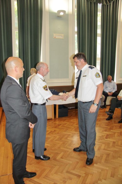 slika s podelitve medalj na slovesnosti 