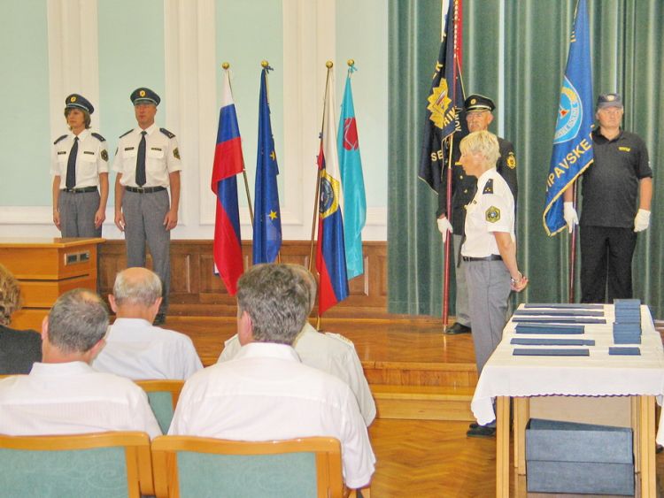 slika s slovesnosti  ob dnevu policije