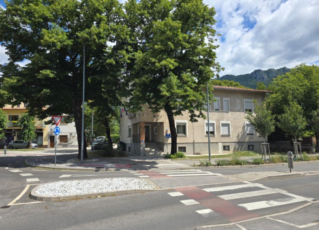 policijska postaja Ajdovščina