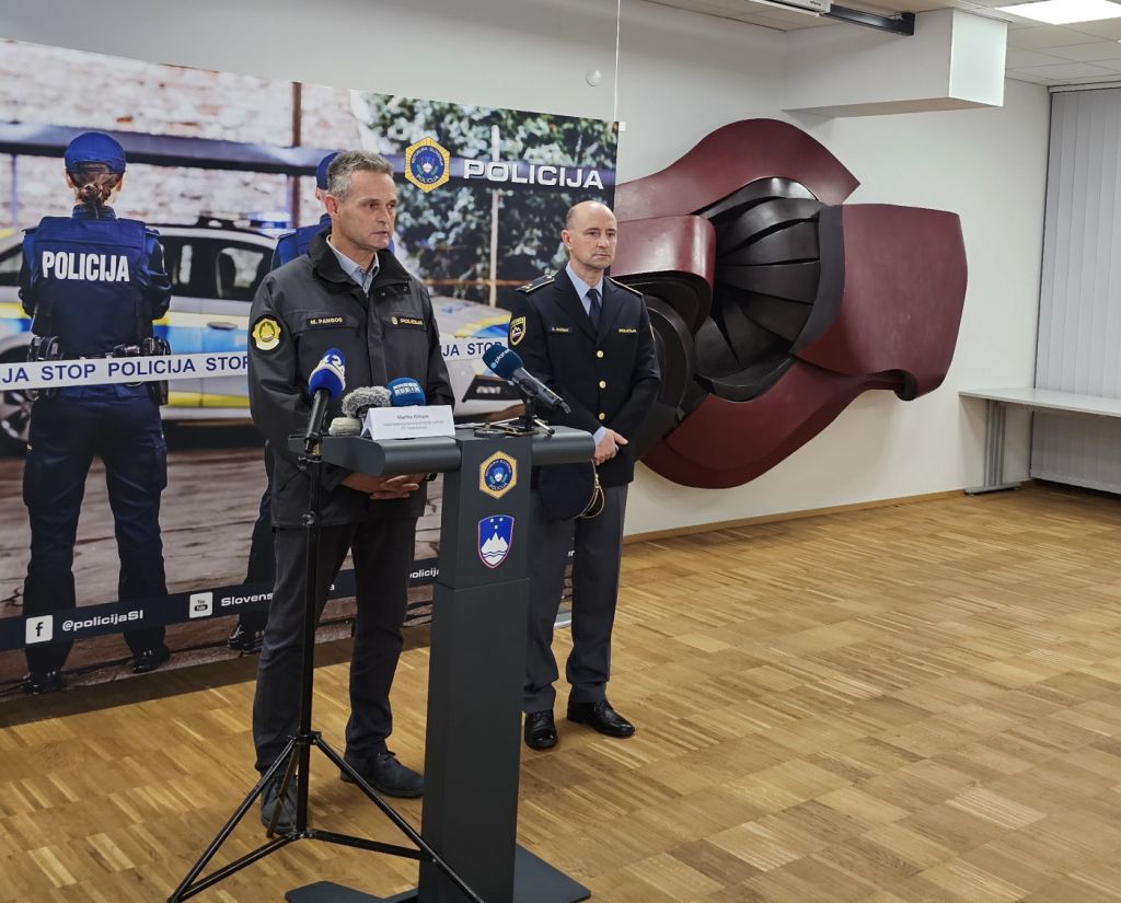 Pangos daje izjavo za medije