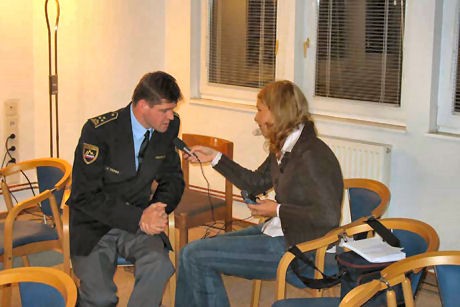 071224-OkroglaMiza_Schengen05