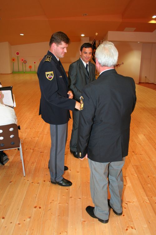 slika s podelitve priznanj na slovesnosti ob dnevu policije, Mislinja, 2010