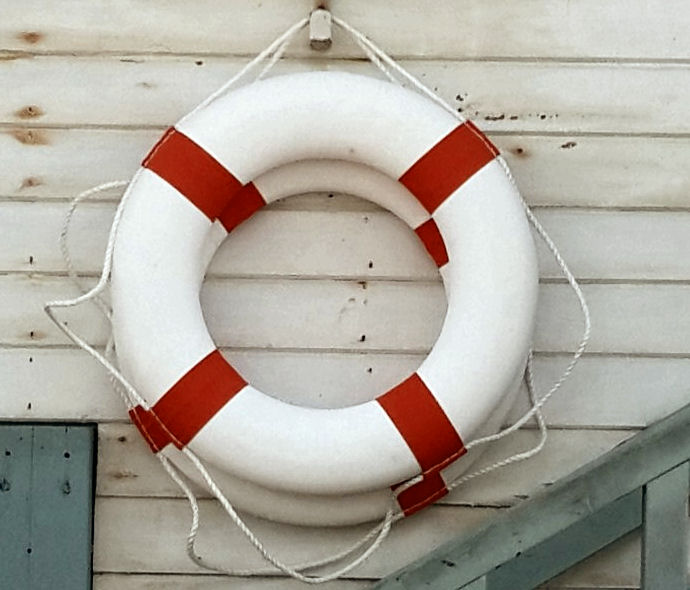 picture of a lifebuoy on the wall