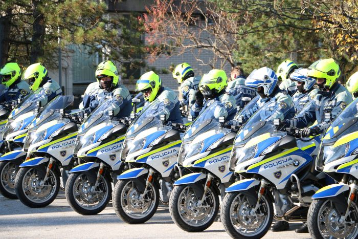 01 policisti motoristi2016
