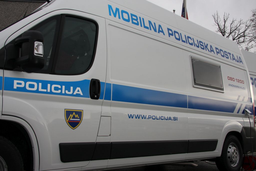 Slika mobilne policijske postaje